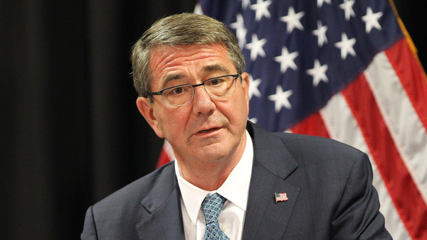 US Secretary of Defence Ashton Carter addresses a press conference in Stuttgart, Germany, on May 4, 2016  after a meeting of the coalition fighting the Islamic State group, including representatives from France, Germany and Britain. / AFP PHOTO / DANIEL ROLAND